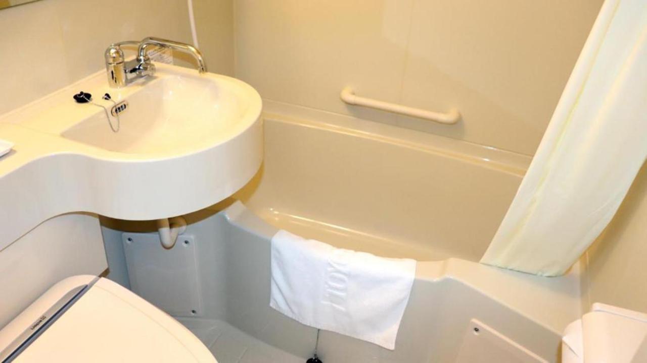 Toyoko Inn Chiba Minato Ekimae Экстерьер фото